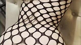 Best friend’s mom dropped by and things got wild 😜