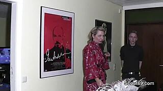 Sarah's Pussy Throbs as Juicy Asshole Gets Covered in Jizz