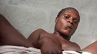 sexybharbee's solo masturbation session today