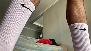 dan sanches live streaming daily routine with flashing bodybuilder workout