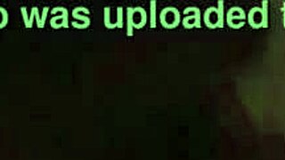 Gapię się na wielką dupę tej blond nastolatki 18+ dziwki, taka kusząca