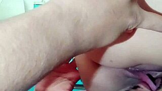 jilat memek istri orang ketika rumahnya sepi