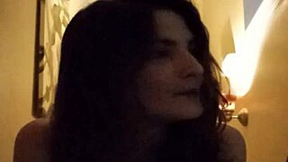 mollyjanexxx explaining her big natural tits 😊