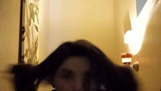 mollyjanexxx explaining her big natural tits 😊