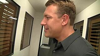 Jenna J Ross really loves getting jizz all over her face