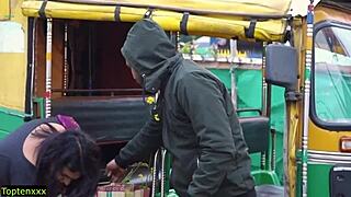 Auto driver interacts with beautiful passenger bhabhi with clear audio