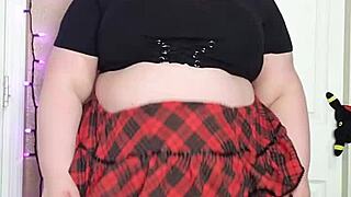 sexy bbw rips clothes for ass worship