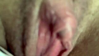 Watch this window pussy flashing! 😏