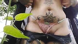 novinha de curitiba adora se mostrar pros machos no mato