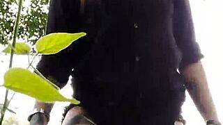 novinha de curitiba adora se mostrar pros machos no mato