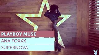 ana foxxx performs a STRIPTEASE in supernova pmv