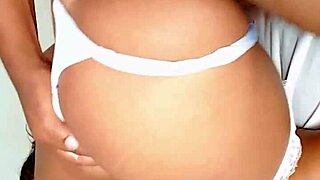 Fucking hot gym girl in doggystyle before workout, met on Tinder.