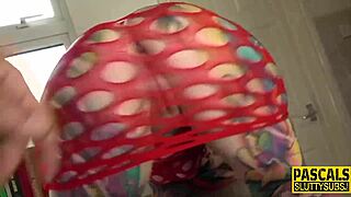 Tattooed submissive slut deepthroats in reality