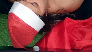 Latina's Big Ass Shines In Christmas Party With Leo!