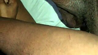 pongo a esta senora a que me de un buen oral, explorando contrastes de poder y placer en un encuentro intrigante.