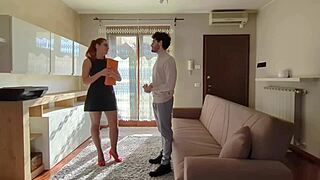 इटालियन एजेंट प्रॉपर्टी सेल के लिए जोर से चोदी जाती है