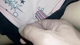 Xxx hermanastra shares her tight pussy