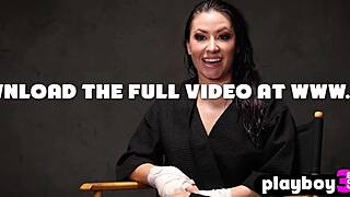 stunning curvy babes posing in gym, big ass milf loves it 😍