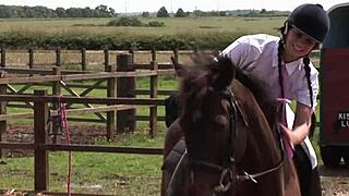 A Girl Greets A Man And Takes Him For Hardcore Muff Diving