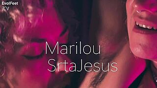 Two queens intensely lick feet