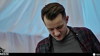 hot teen freezes for bestie to squirt her pussy in dorm 😍