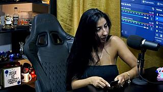 ruan checks if renatinha mello is without panties, lots of chemistry in this episode - podcast popum no barraco