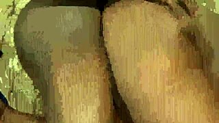 mon voisin mets son doigt dans mon cul et me pénètre la chatte et fini par son sperme crémeux sur ma chatte poilue