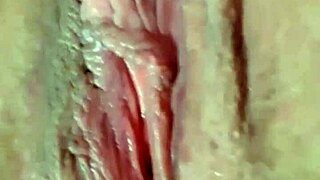 Horny brunette fingers her juicy pussy 😏