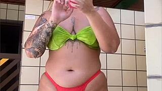 o vizinho me convidou pra piscina