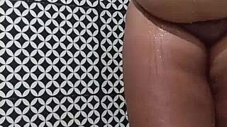 tesao de buceta with big tits and ass