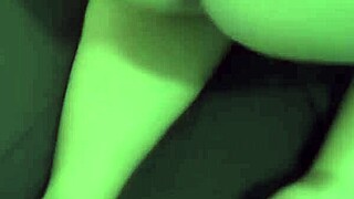 Ela adora sentar assim, esposa safada de quatro e depois sentando só de calcinha.