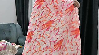 I Admire Indian Bhabhi's Hot Boobs