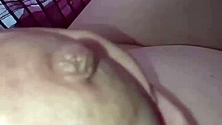 Gretala shows off her pregnant belly naturally