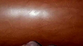 Gretala shows off her pregnant belly naturally