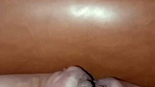 Gretala shows off her pregnant belly naturally