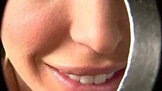 Jenna Presley Works As A Waitress Taking Breaks