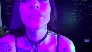 Me Exibindo Bem Gostoso Com Vibrador E Piercing!