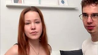 Swingers fest studenter kobler seg sammen online for intens sex