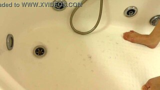 Watch me masturbate in the shower