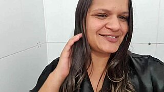 safada latina sends fetish videos on whatsapp