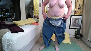 Mature hottie Dawnskye1962 models panties for Liam, then gives JOI to finish