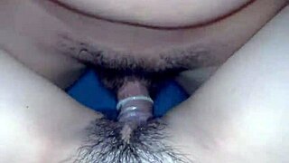 Pinay studente dildo in kut terwijl klasgenoot vies praat