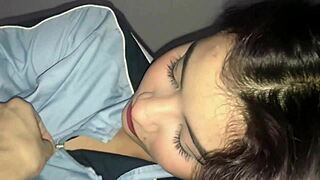 Latina bläst und reitet hart im Doggy Creampie