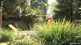 DAHLIA SKY VOYEUR MASTURBATION