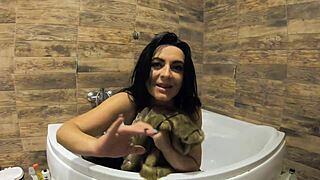 Milfycalla Does Pee Play In Bathtub!
