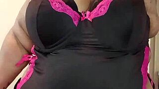 Big beautiful sexy bbw amateur shows off her curves
