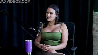 Começou Como Acompanhante Seu Primeiro Vídeo Foi Com Dois Homens Não Manteve Segredo Da Família E Tem Vontade De Fazer Gang Bang - Maria Bittencourt Sheer Red