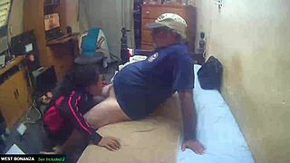 She visits for a quick blowjob