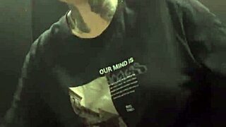 Fiquei Com Muito Tesão Na Academia Treinando Que Acabei Indo Pro Banheiro Manjar E Gozar Gostoso 😈