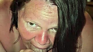 สาวใหญ่แตกคาหีตอนอมควยฉากเด็ด